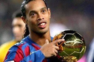  尼斯任意球大师当选月度最佳  